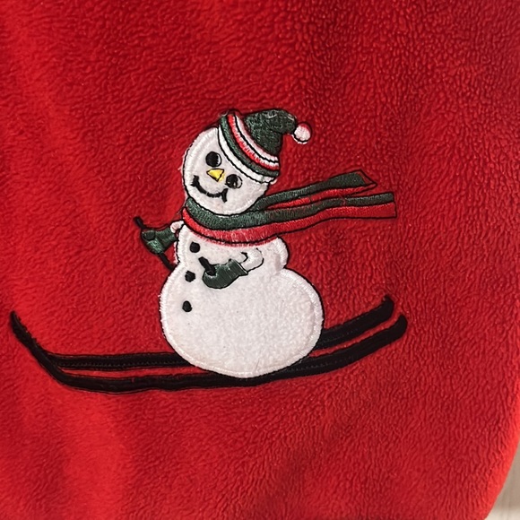 A Winter themed vest in red with snowmen in a size large - Picture 5 of 6